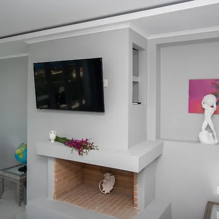 Gigi Star Luxury With Pool Apartment